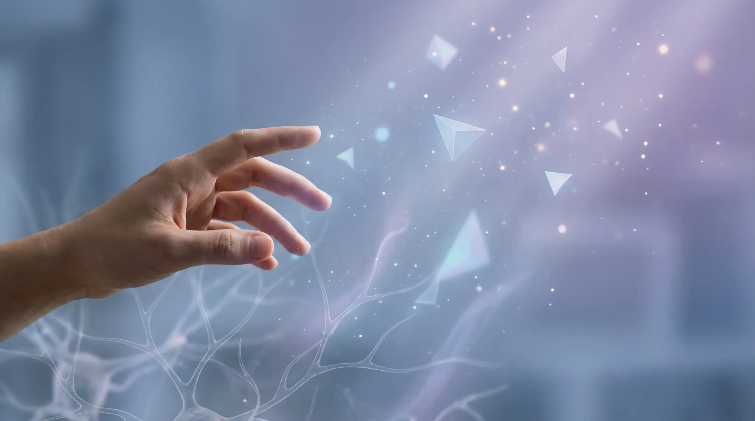 Expert en intelligence artificielle interagissant avec une interface numérique pour créer des prompts de qualité professionnelle